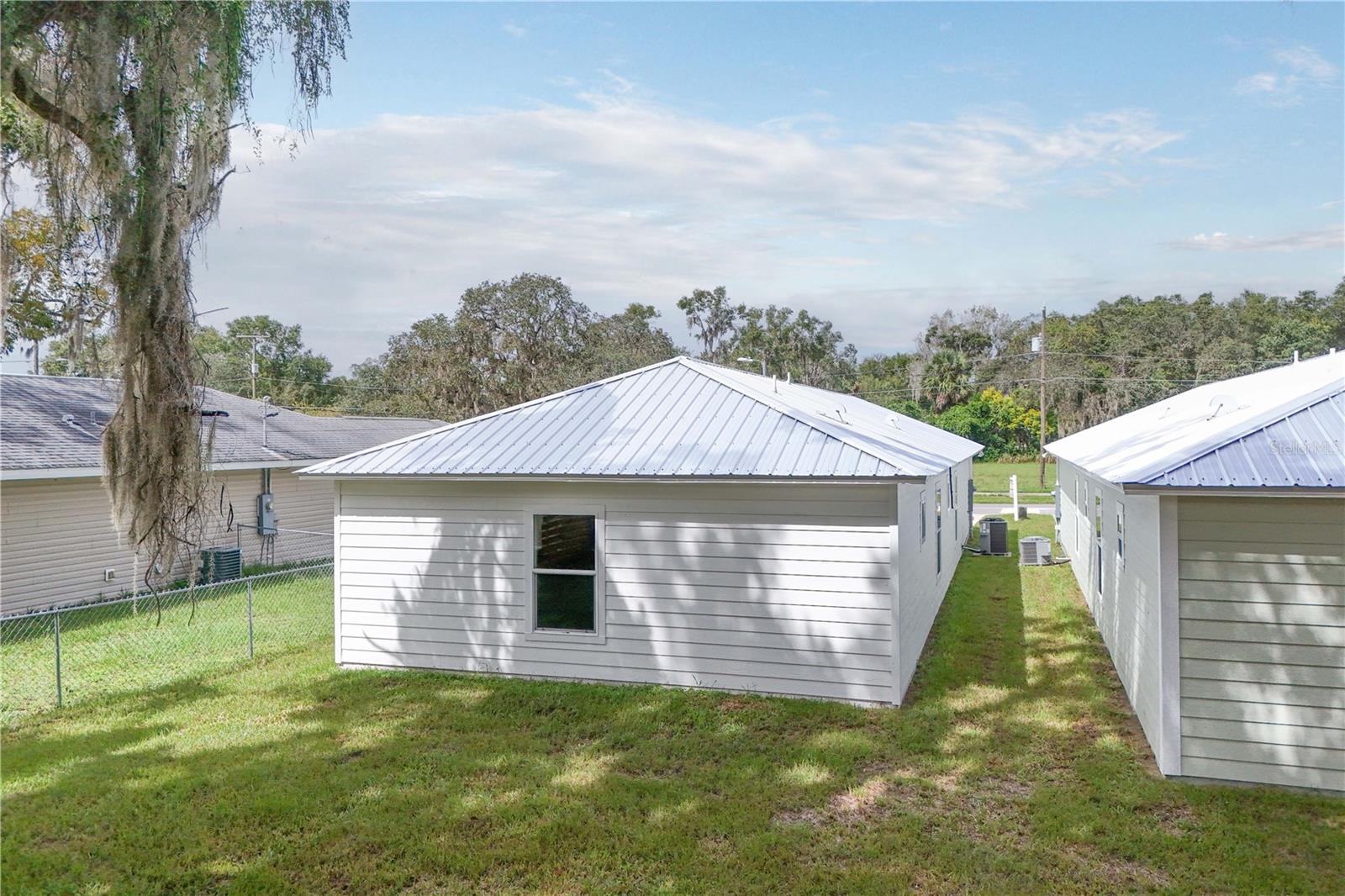 1012 E Hazzard Property Photo 23