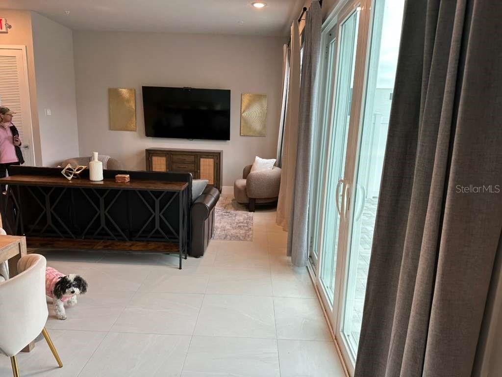 O6372093 Property Photo 8