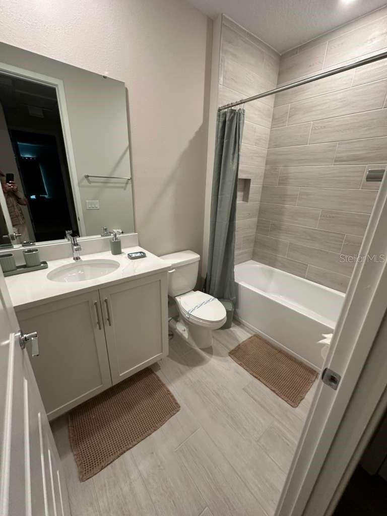 O6372162 Property Photo 20