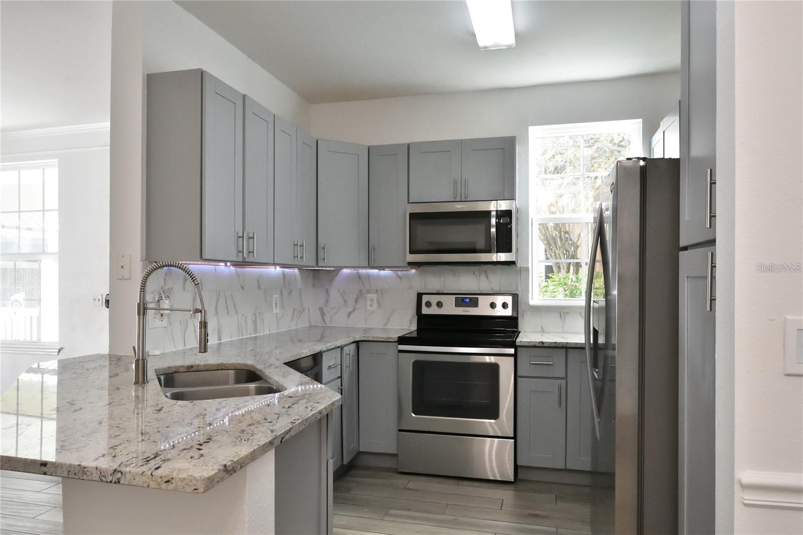 3396 Parkchester Square Blvd #104 Property Photo 3