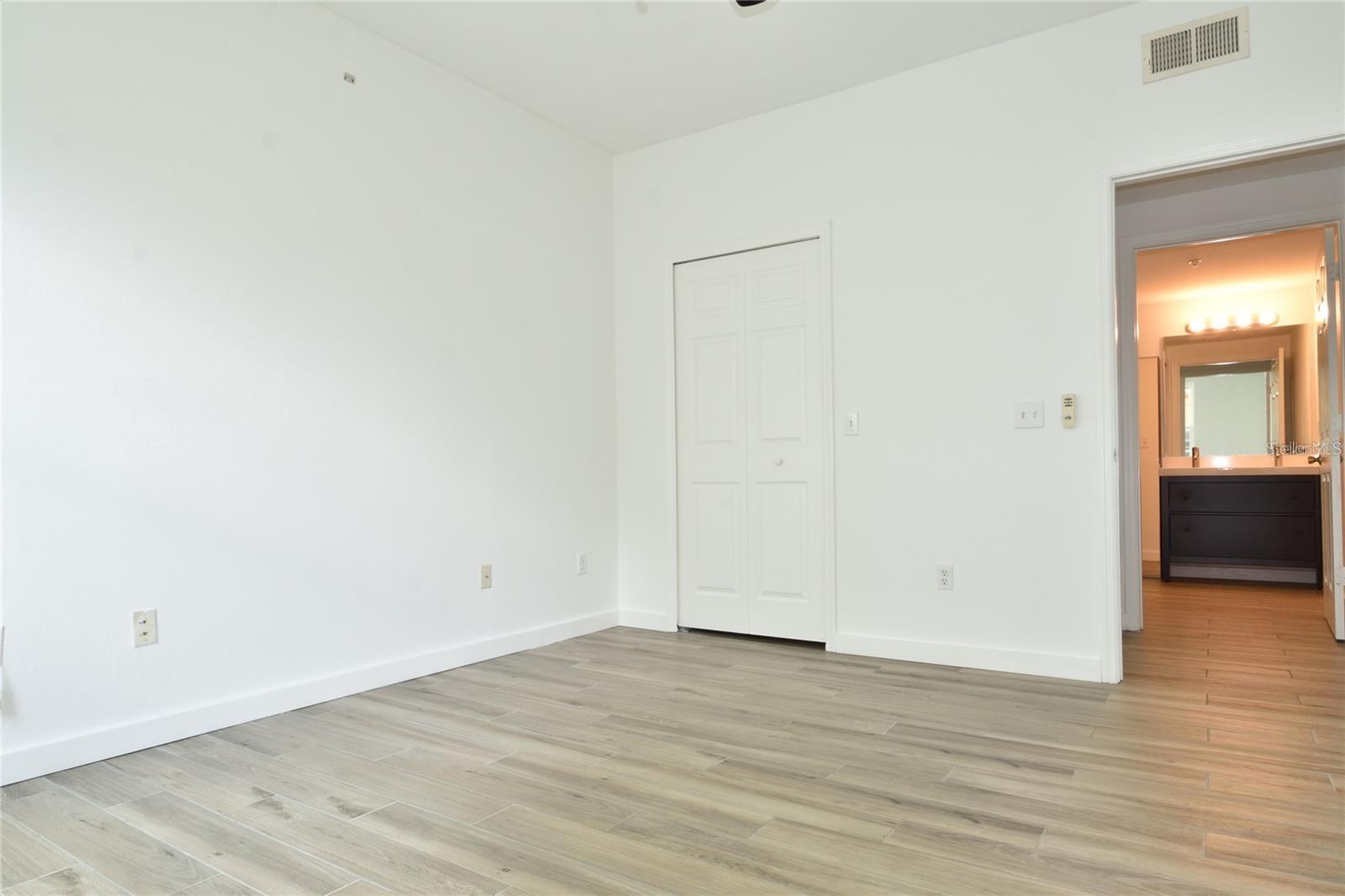 3396 Parkchester Square Blvd #104 Property Photo 10