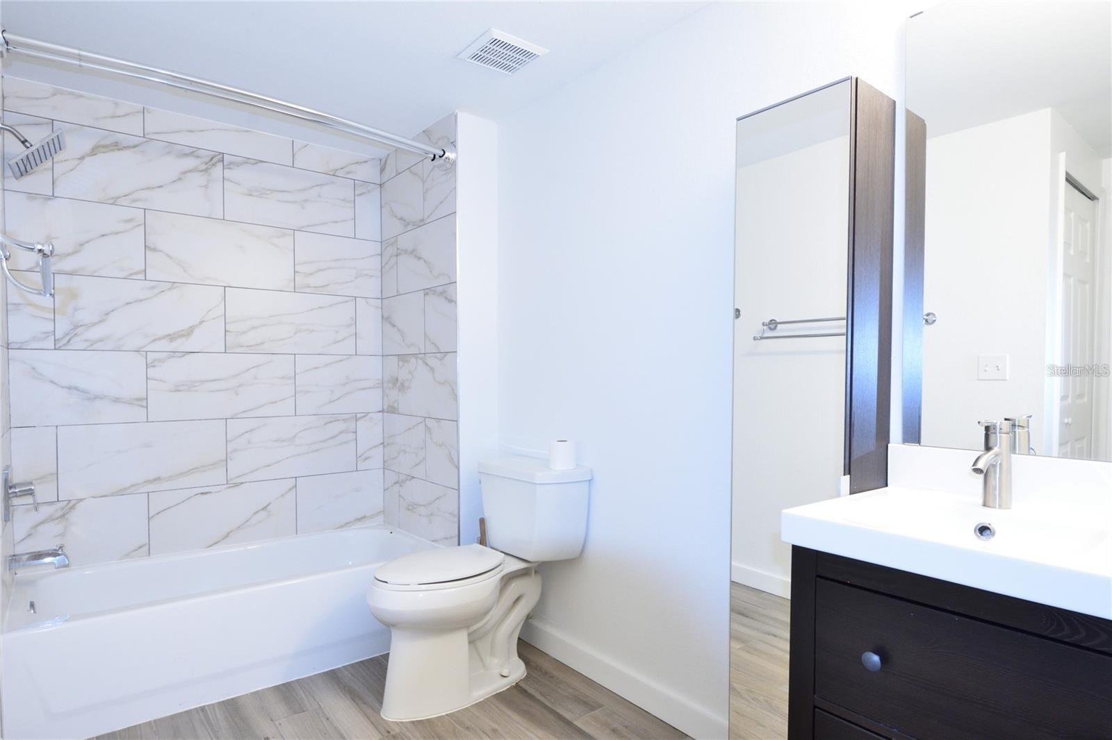 3396 Parkchester Square Blvd #104 Property Photo 12