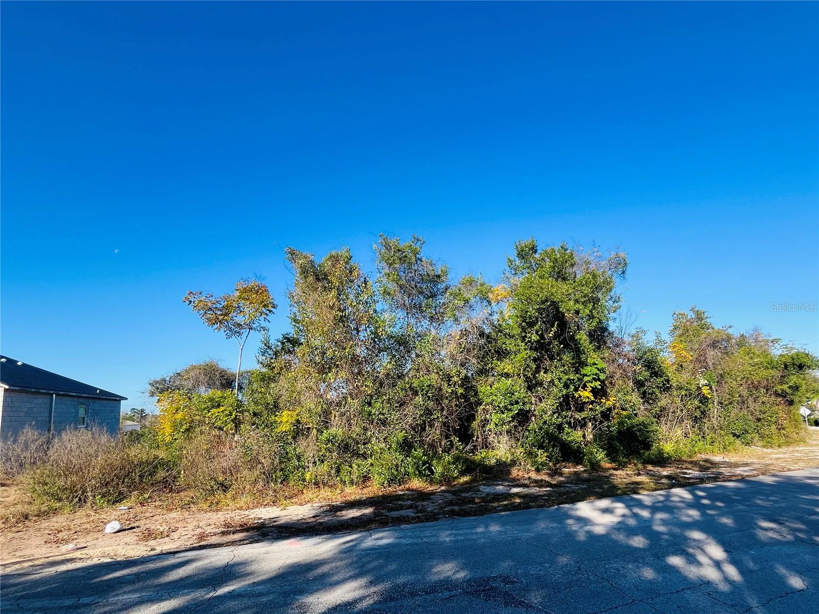 2106 E Gloria Dr Property Photo 1