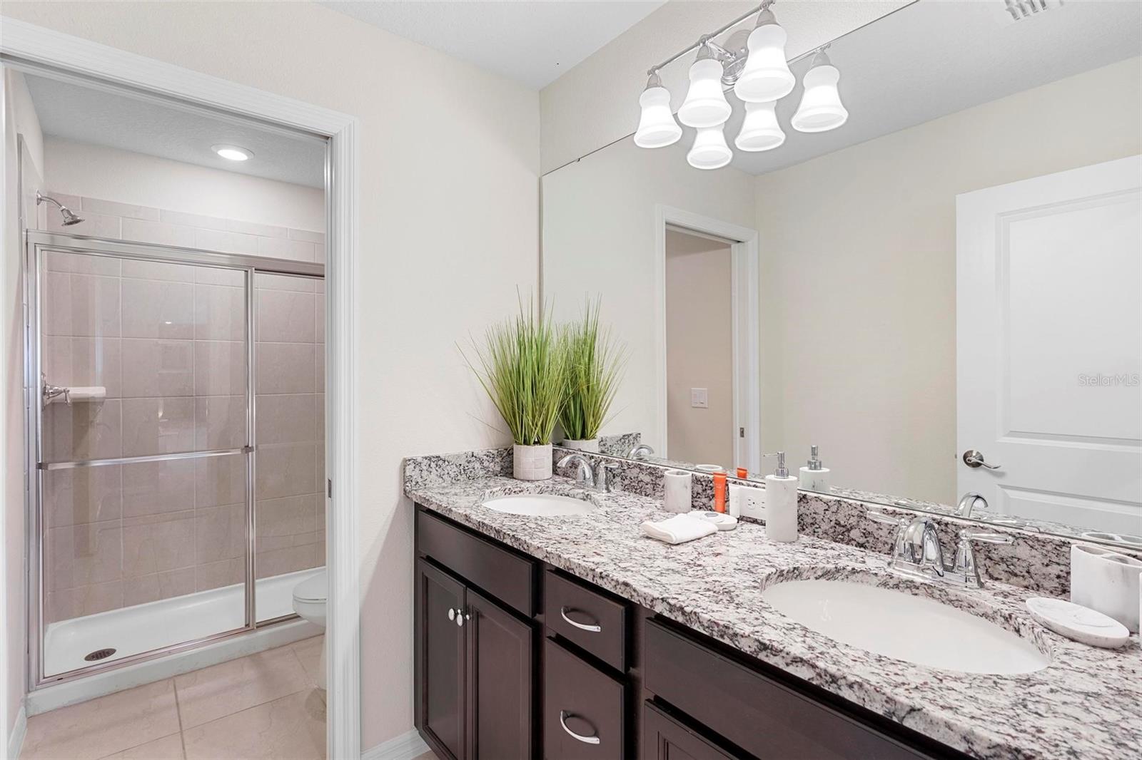 3413 Lilac Property Photo 38