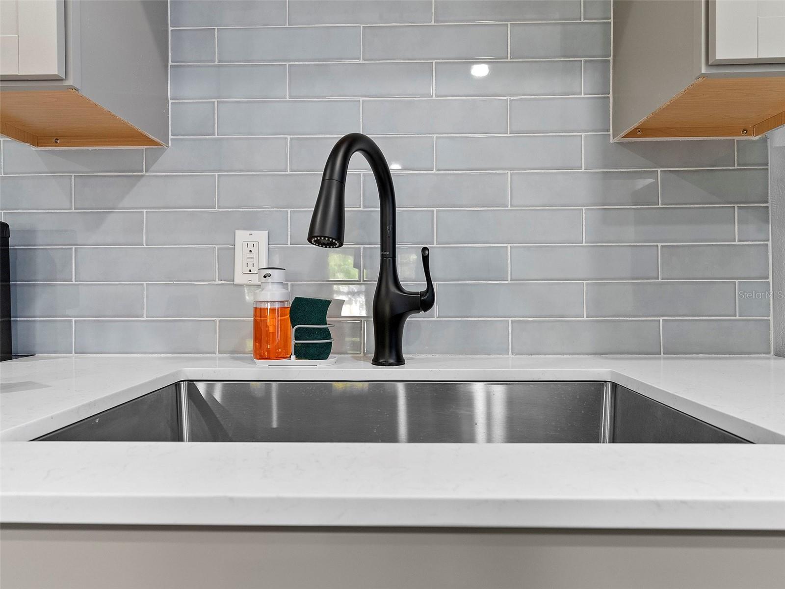 412 E Harwood St #1 Property Photo 11