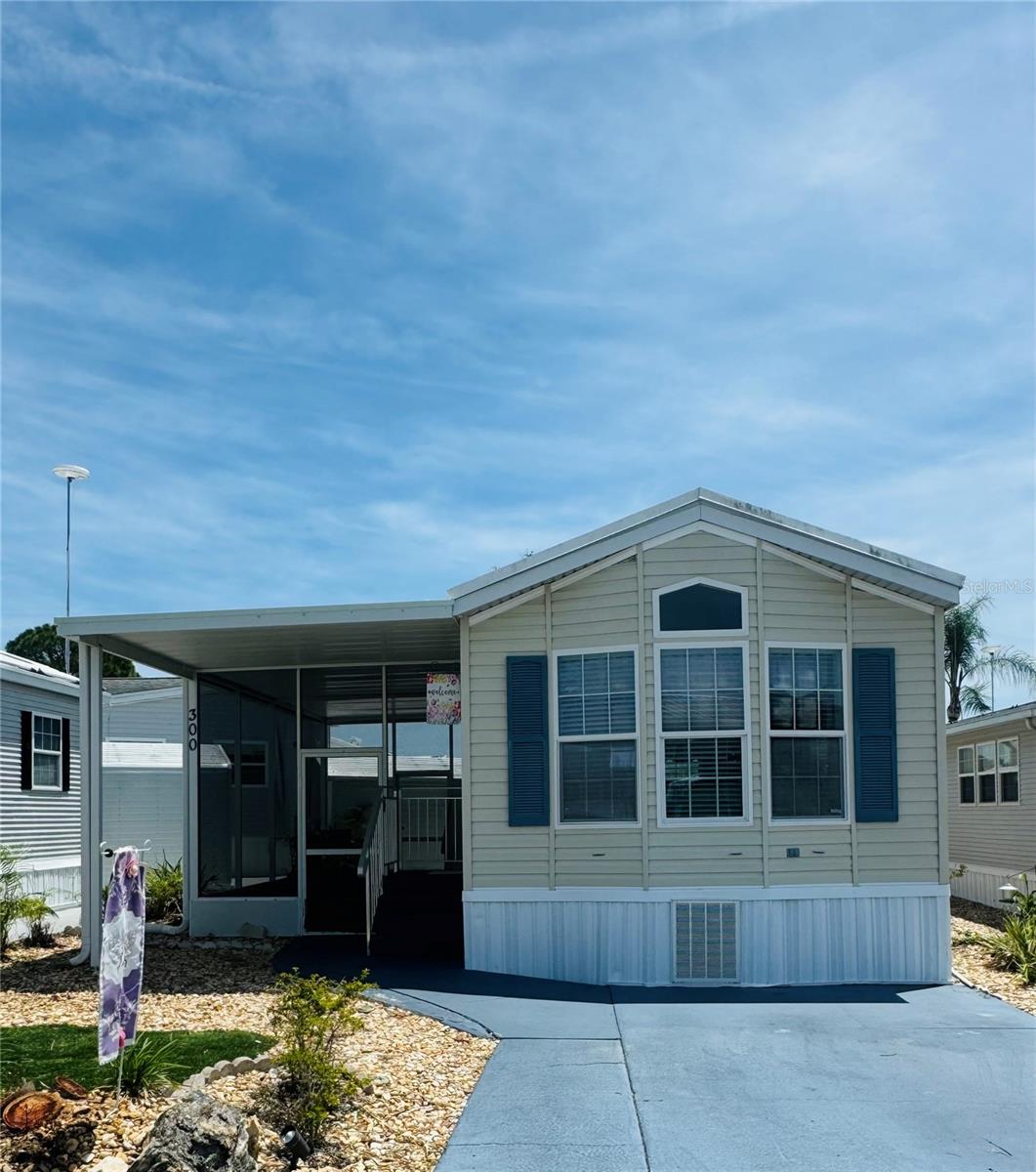 300 ROYAL TROON LOOP Property Photo 1