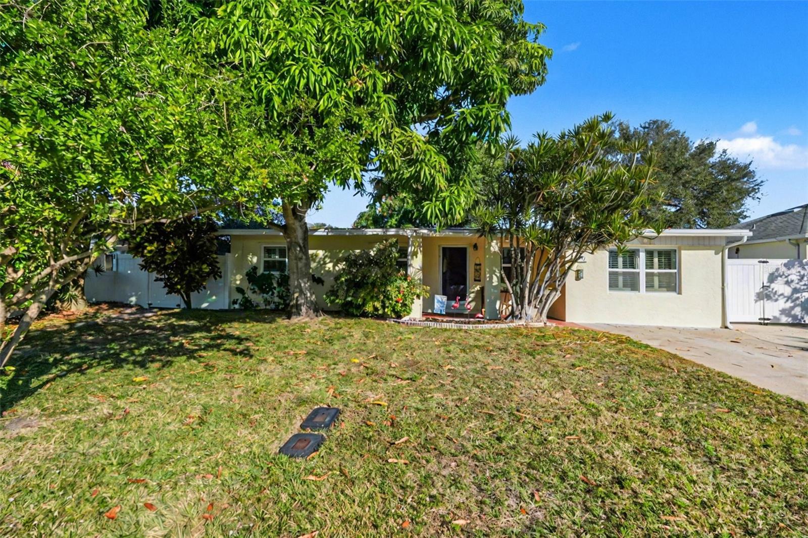 206 Harbor Dr Property Photo 1