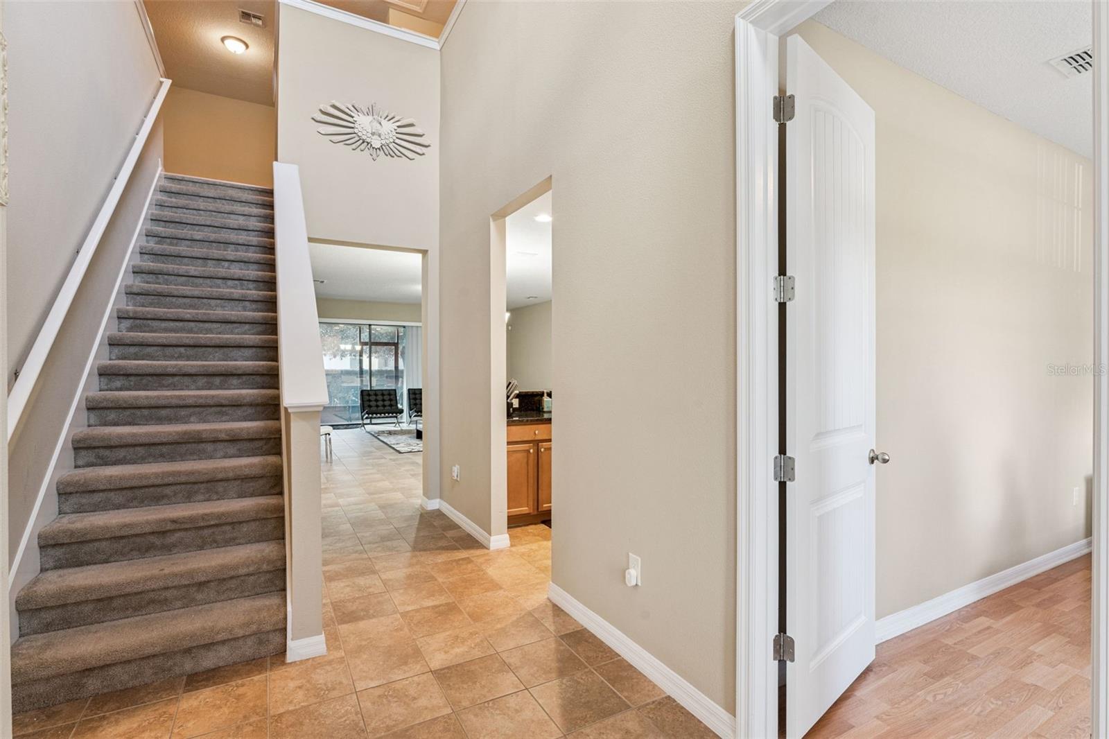 13232 Longacre Dr Property Photo 3