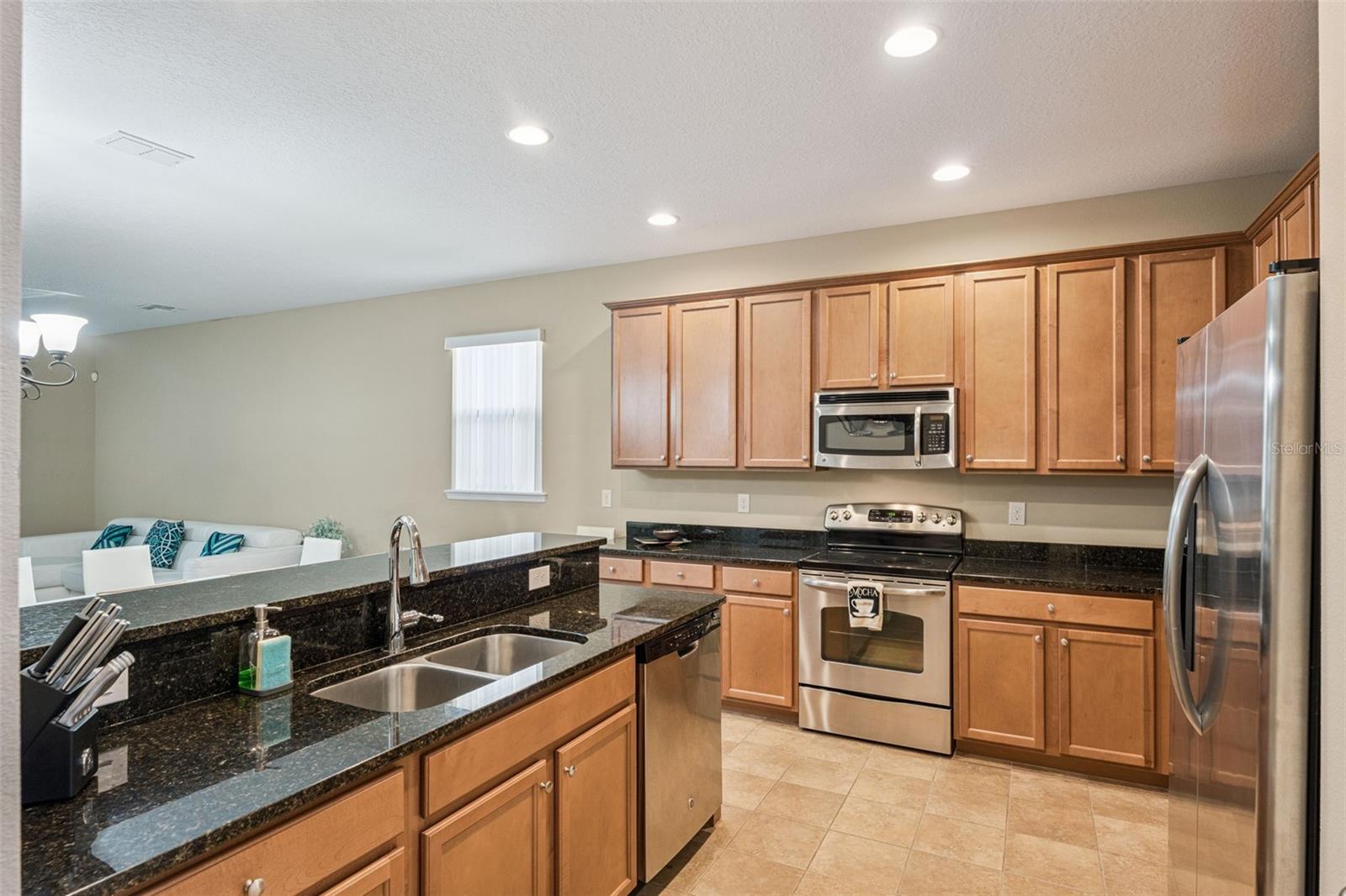 13232 Longacre Dr Property Photo 7