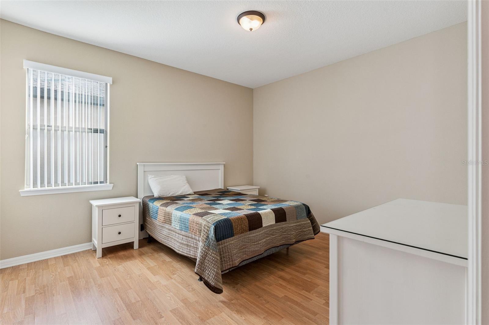 13232 Longacre Dr Property Photo 8