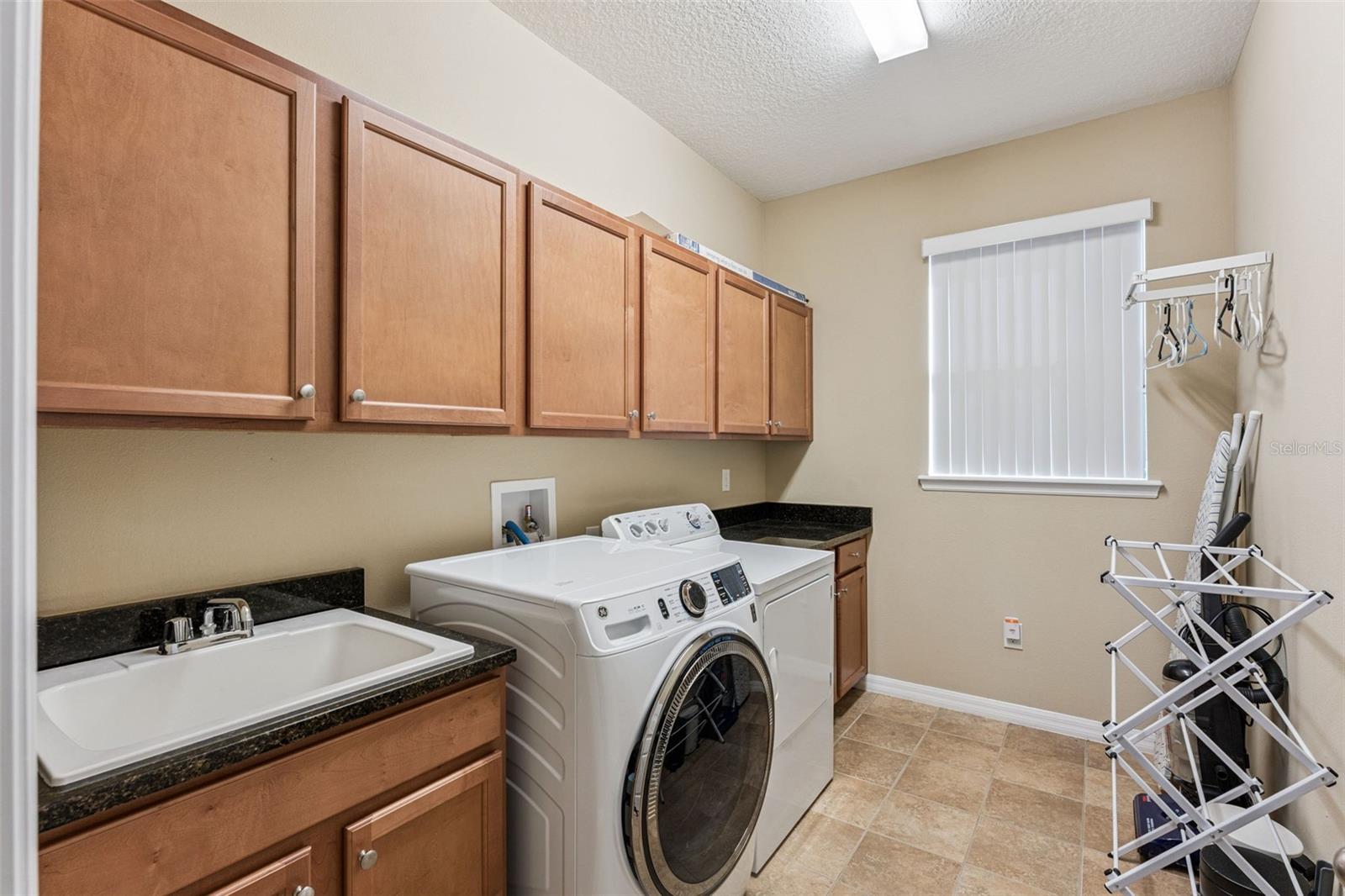 13232 Longacre Dr Property Photo 14