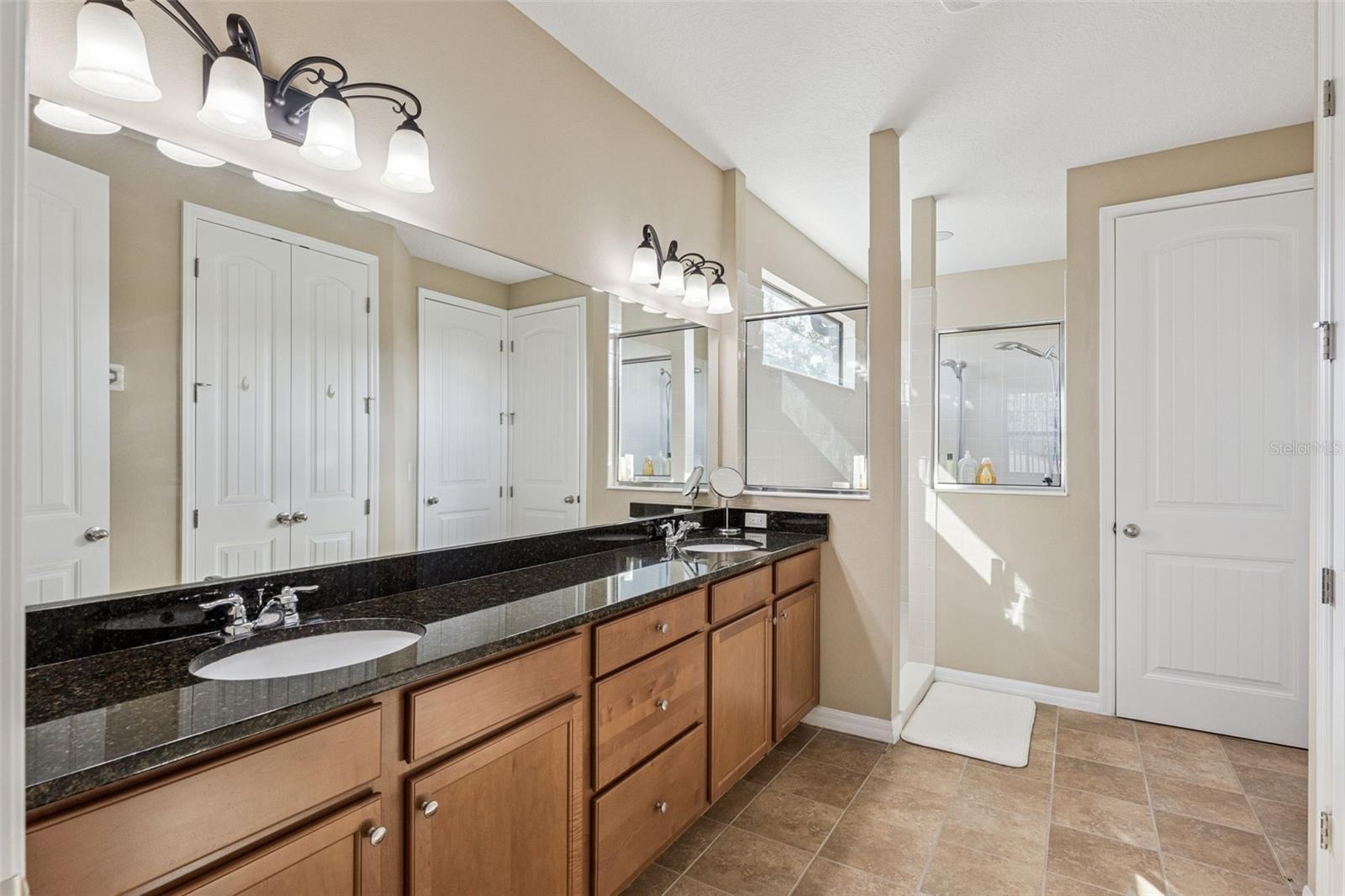 13232 Longacre Dr Property Photo 17