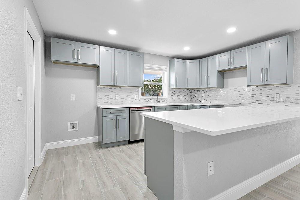 4823 Kathy Jo Ter Property Photo 6