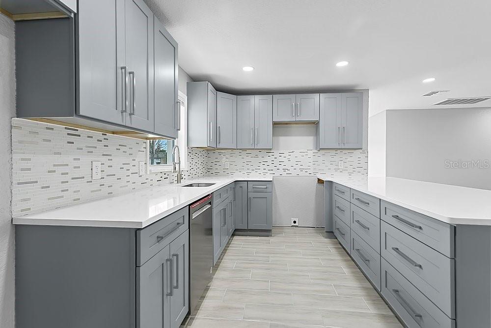 4823 Kathy Jo Ter Property Photo 7
