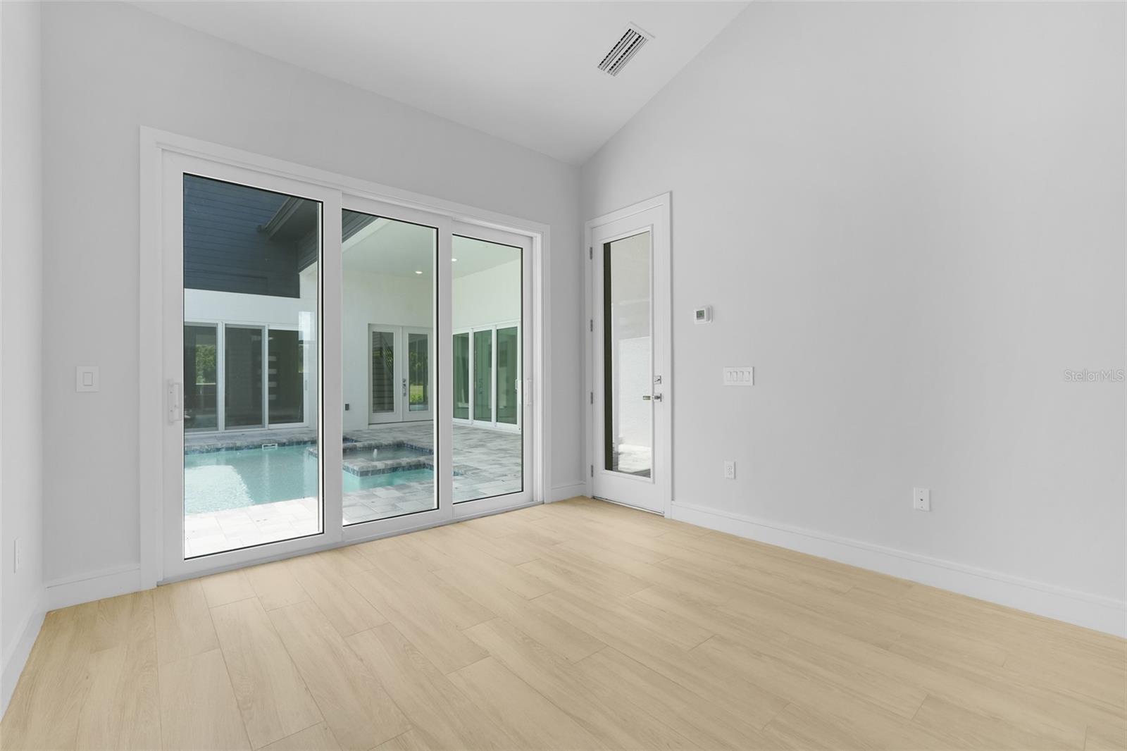 3036 Kensington Ave Property Photo 22