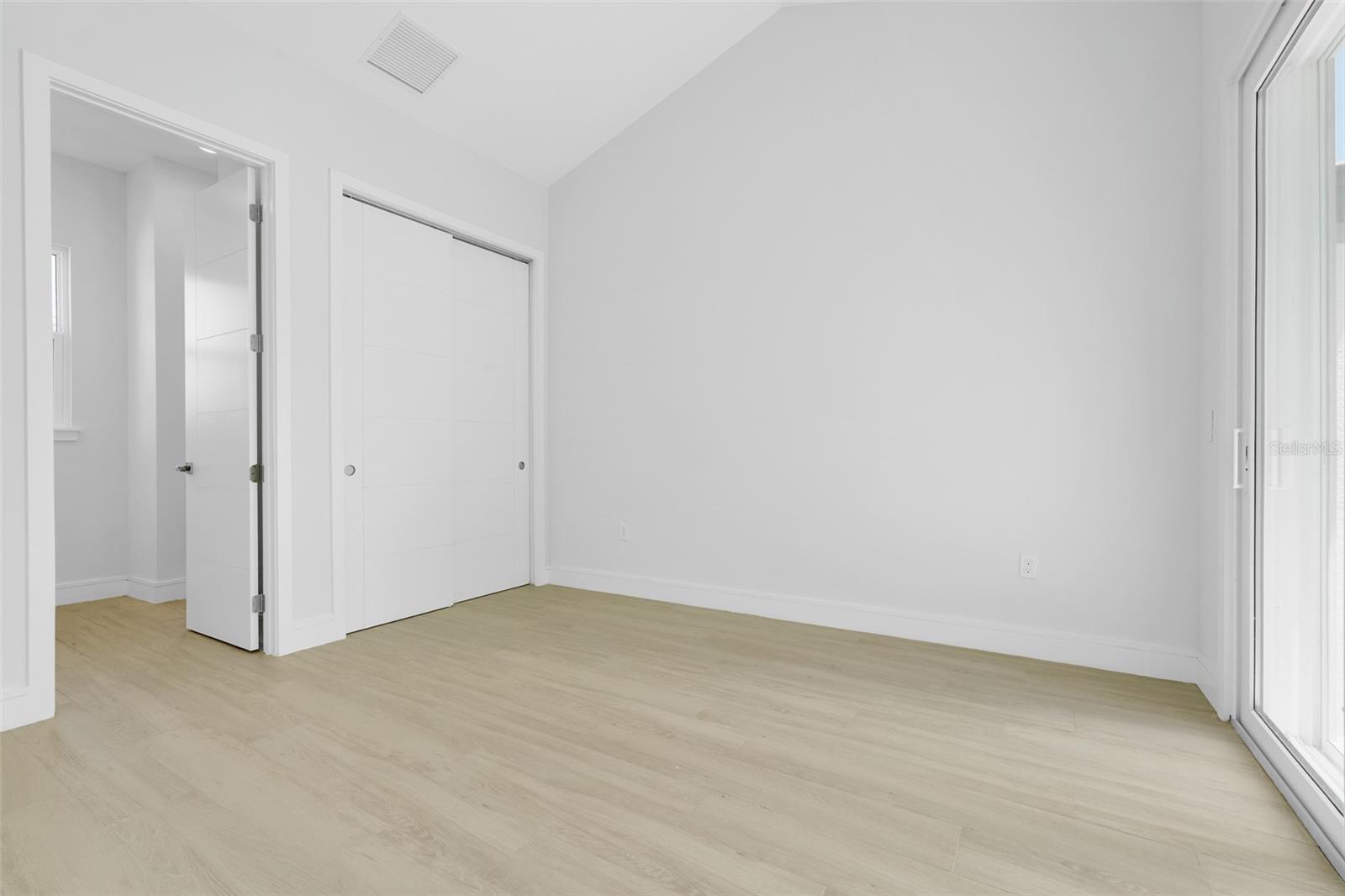 3036 Kensington Ave Property Photo 27