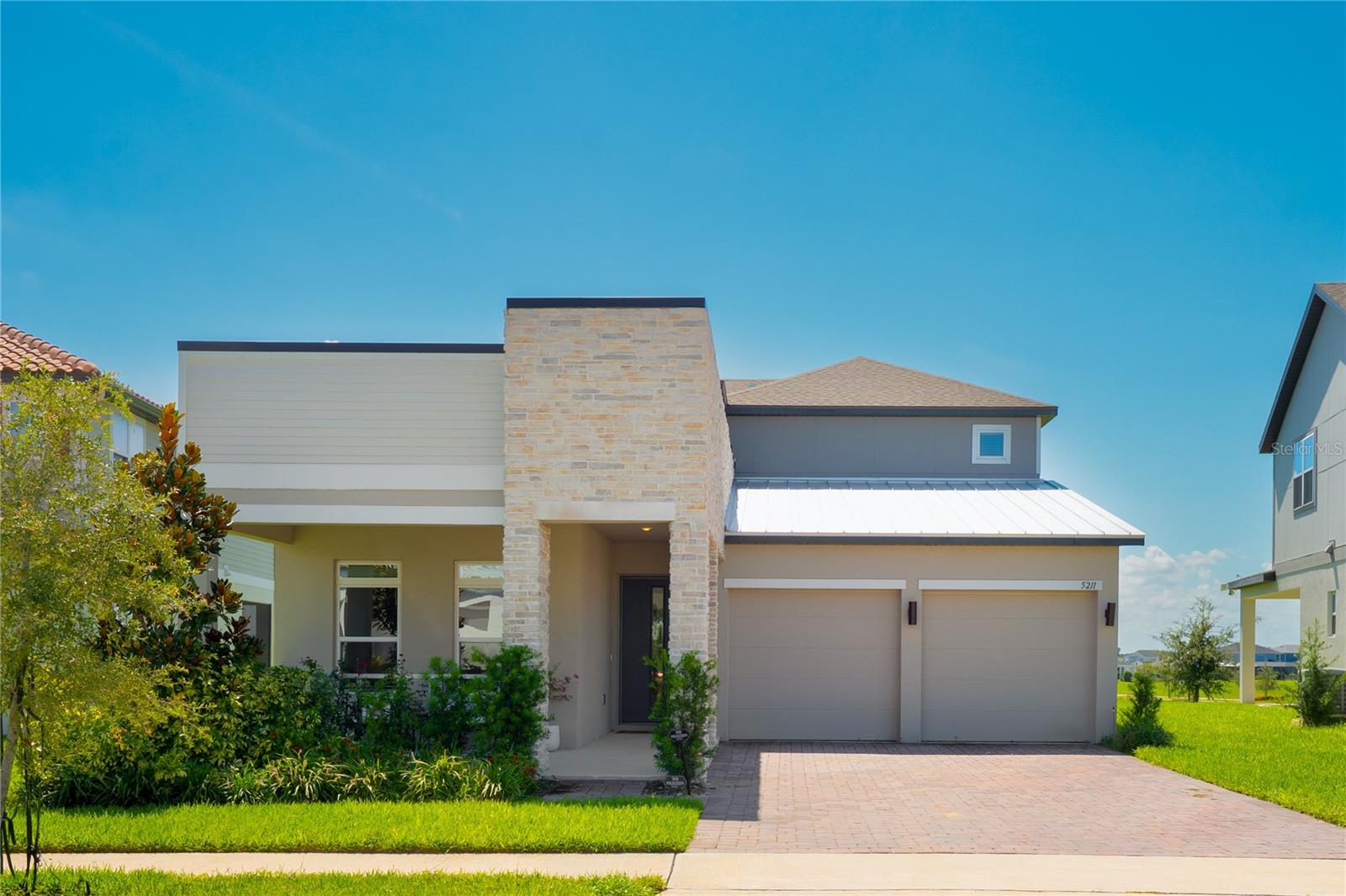 5211 CITRUS LEAF BLVD Property Photo 1