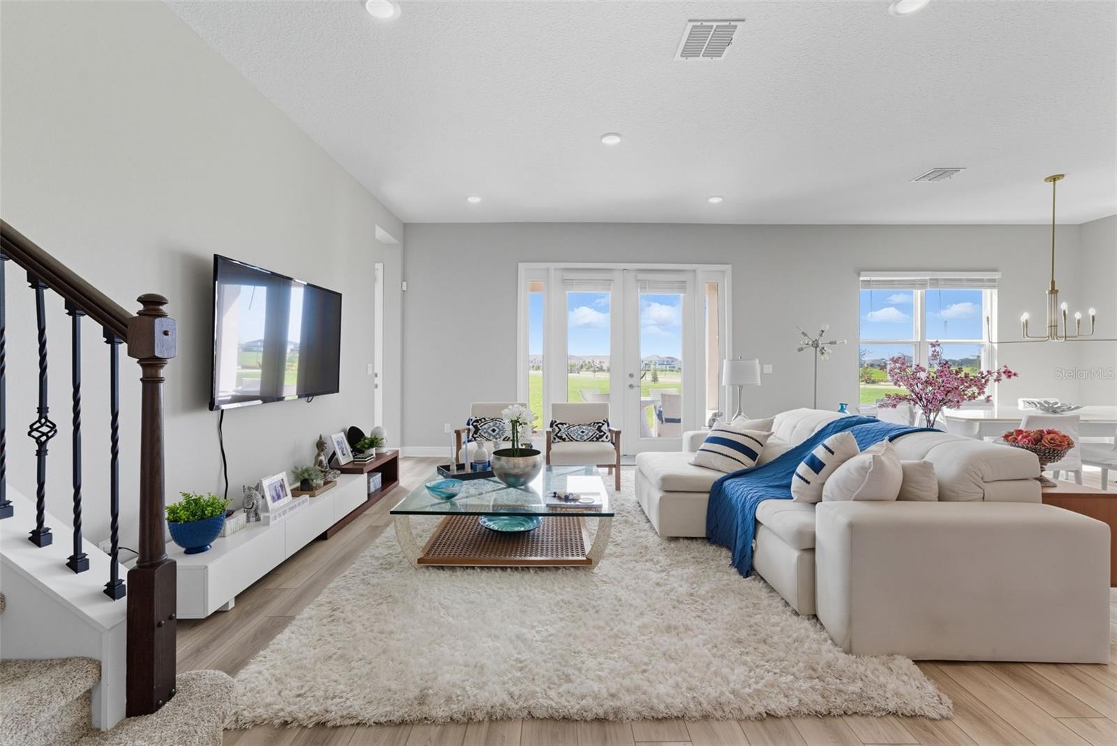 5211 Citrus Leaf Blvd Property Photo 6
