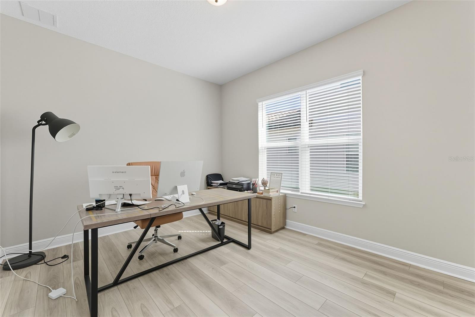 5211 Citrus Leaf Blvd Property Photo 17
