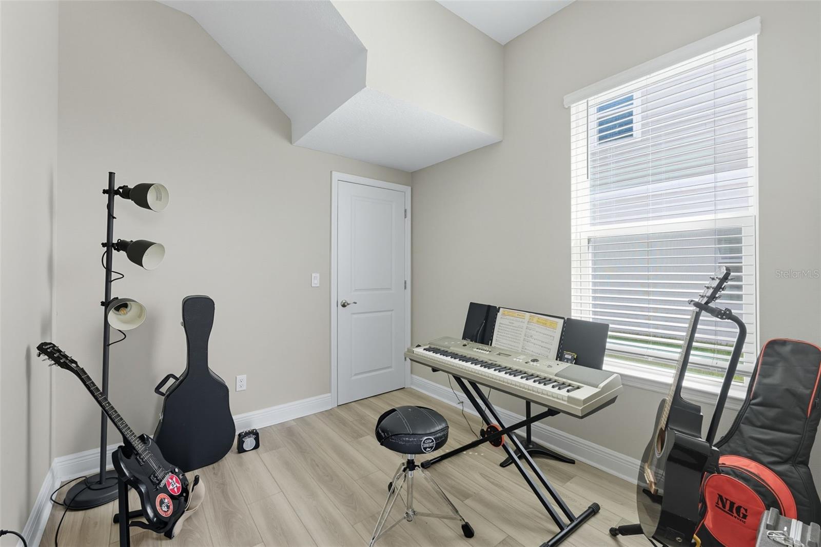 5211 Citrus Leaf Blvd Property Photo 24