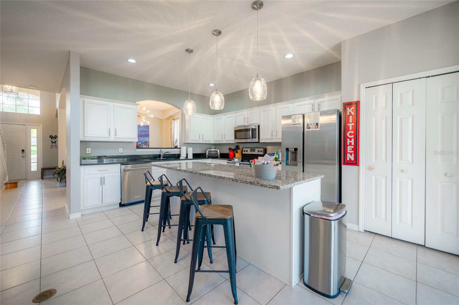 O6373101 Property Photo 6