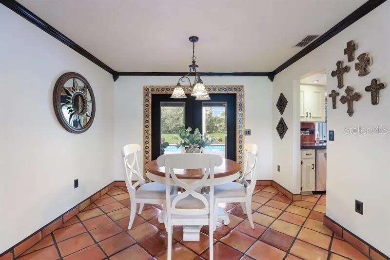 2077 Racimo Dr Property Photo 12