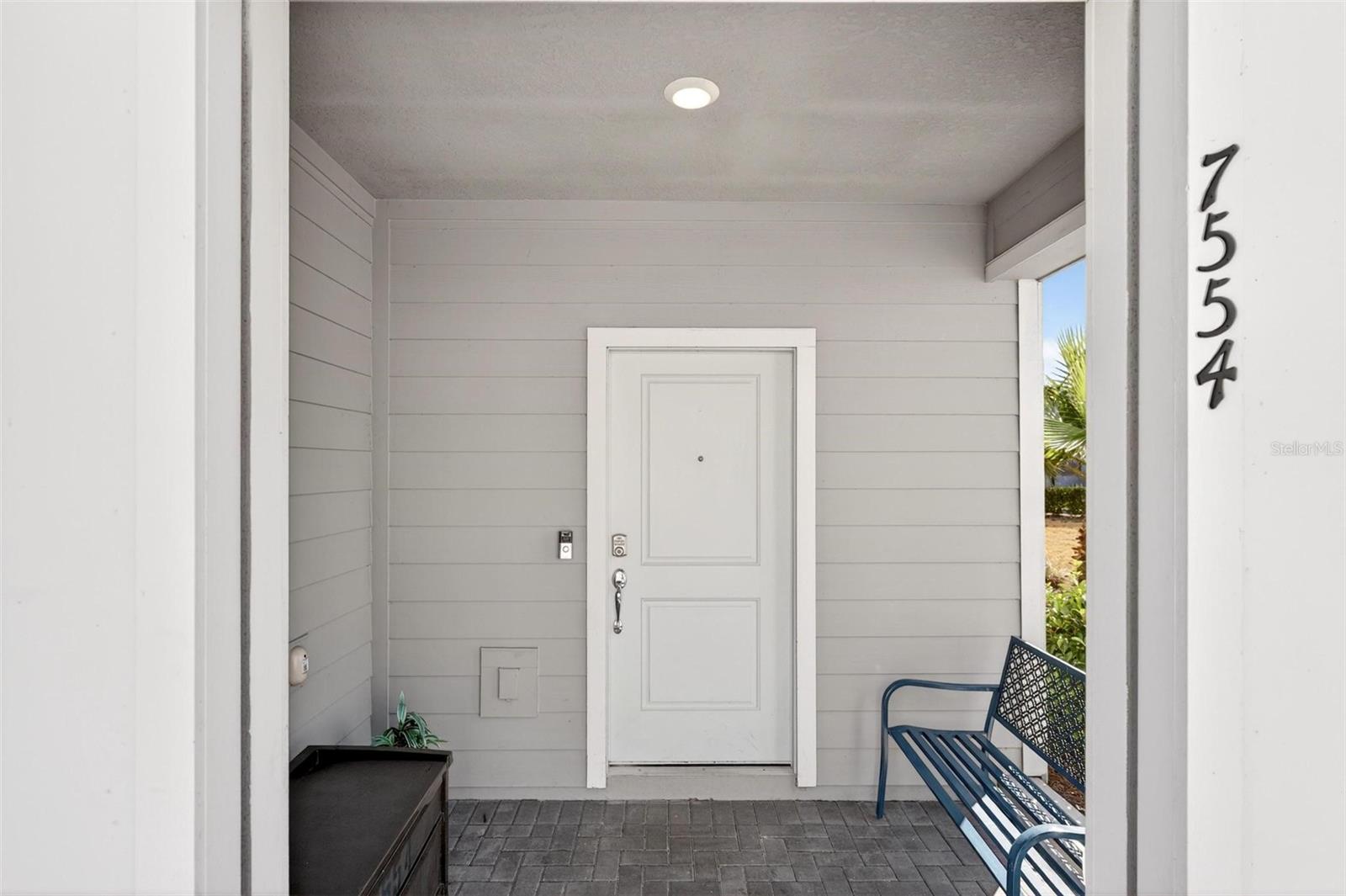 7554 Oak Spring Ln Property Photo 3