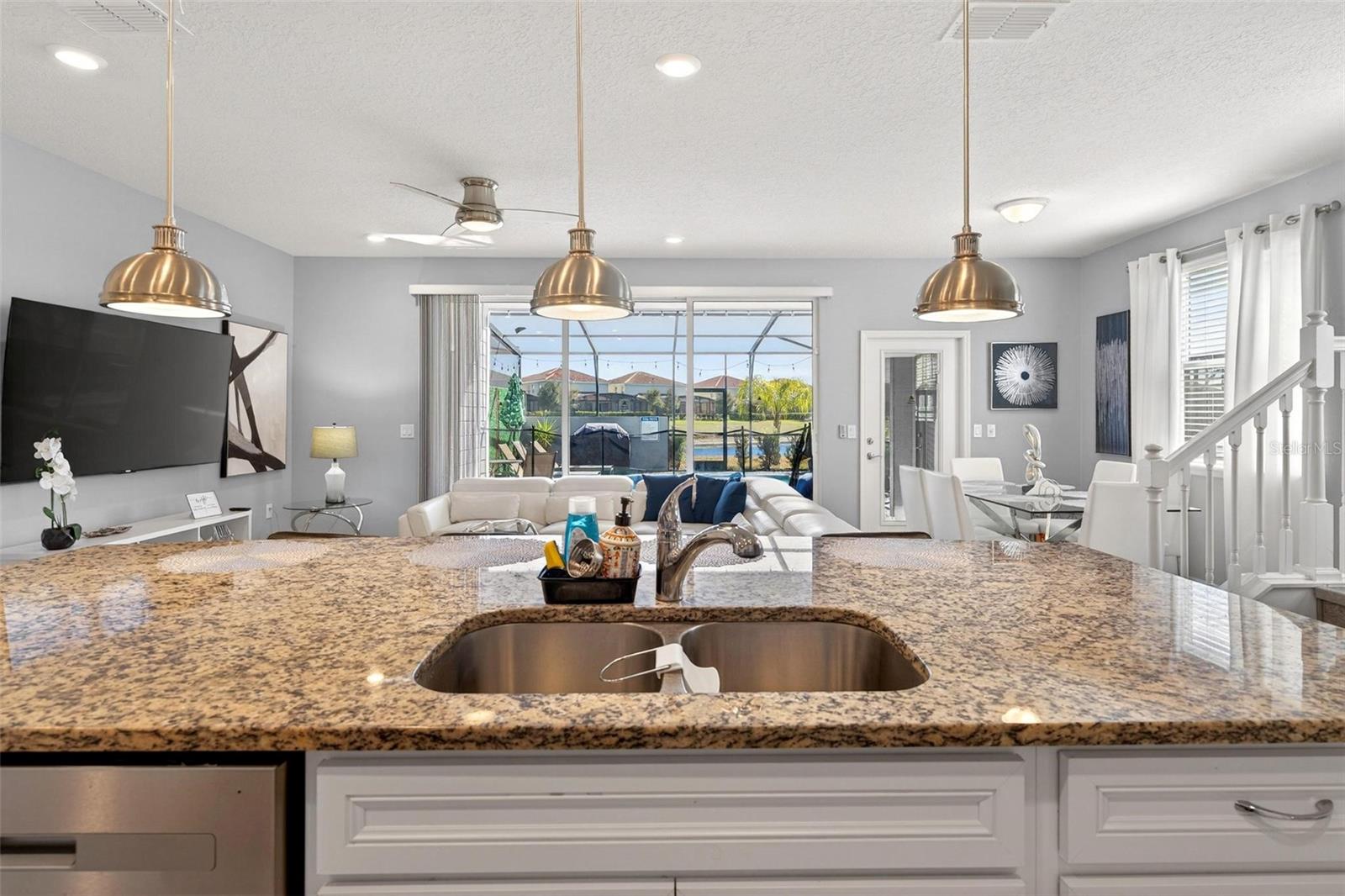 7554 Oak Spring Ln Property Photo 16