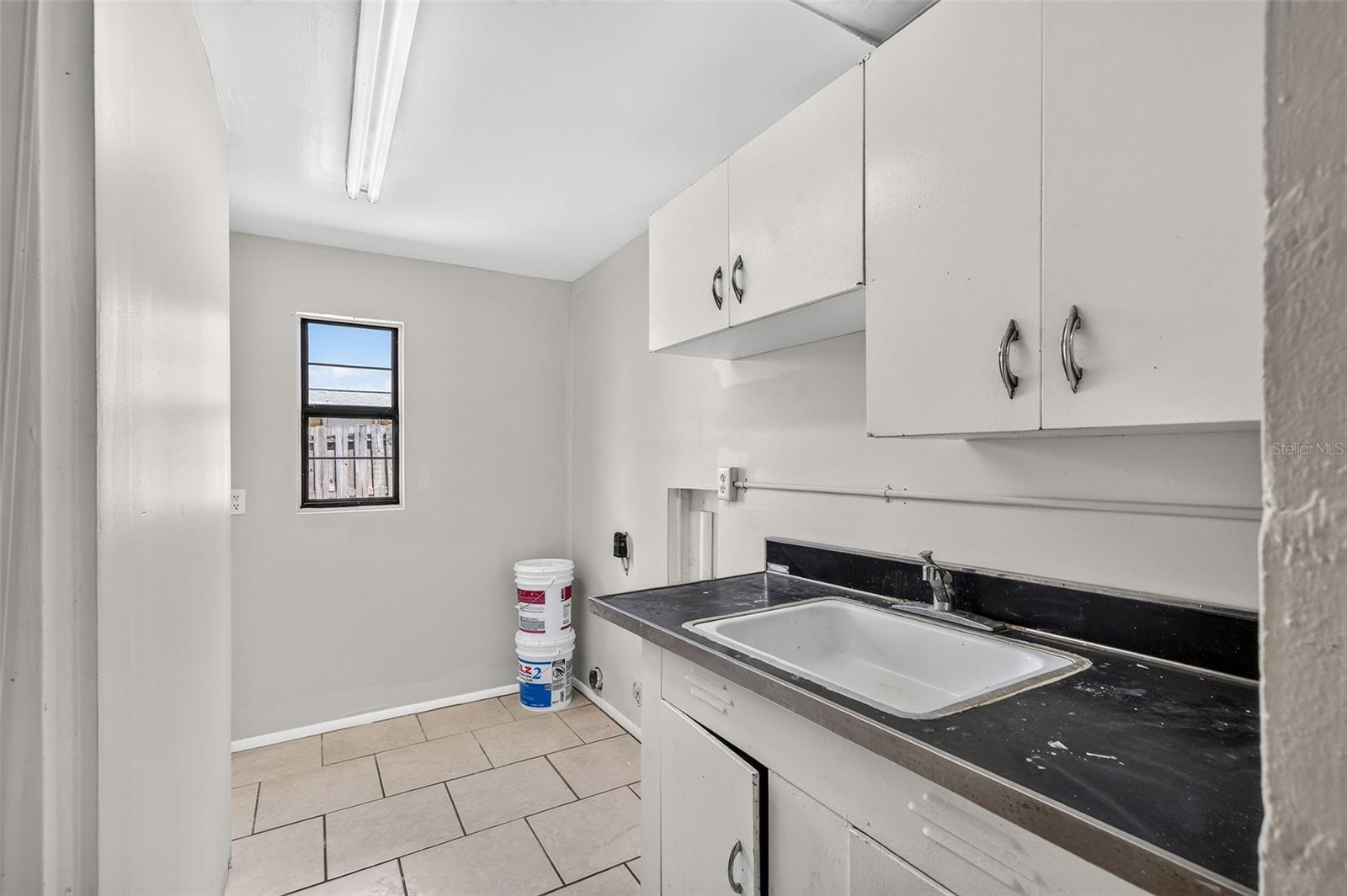 708 N Saint Clair Abrams Ave Property Photo 12
