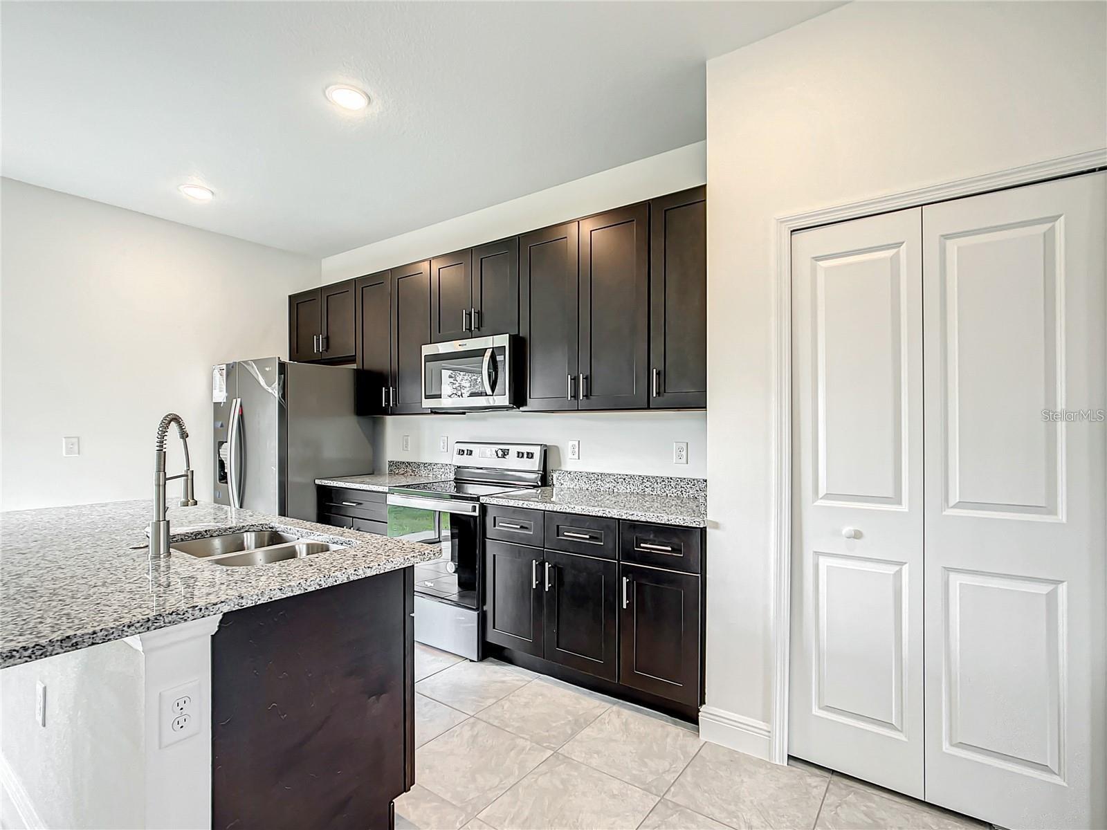 406 Marion Oaks Trl Property Photo 12