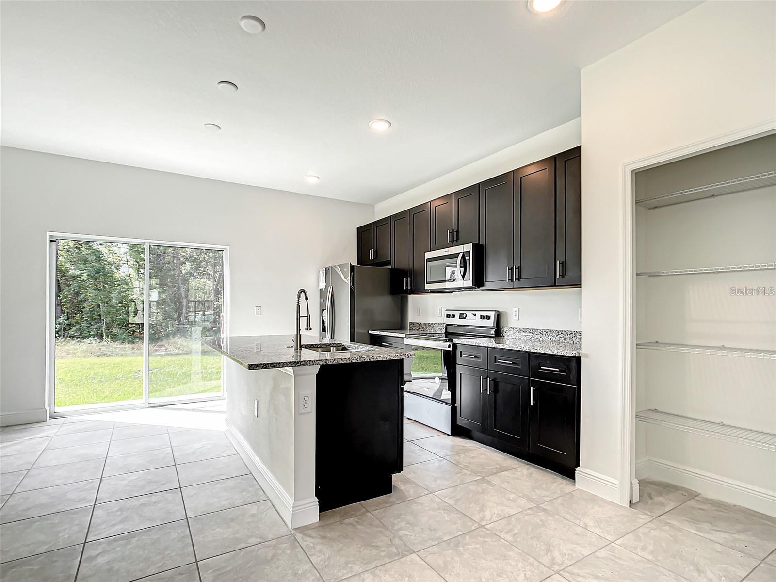 406 Marion Oaks Trl Property Photo 13