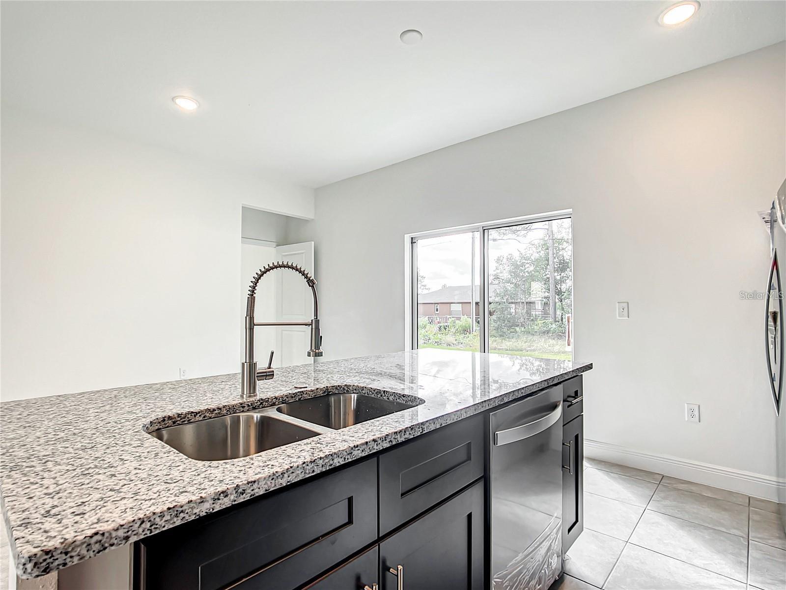 406 Marion Oaks Trl Property Photo 16