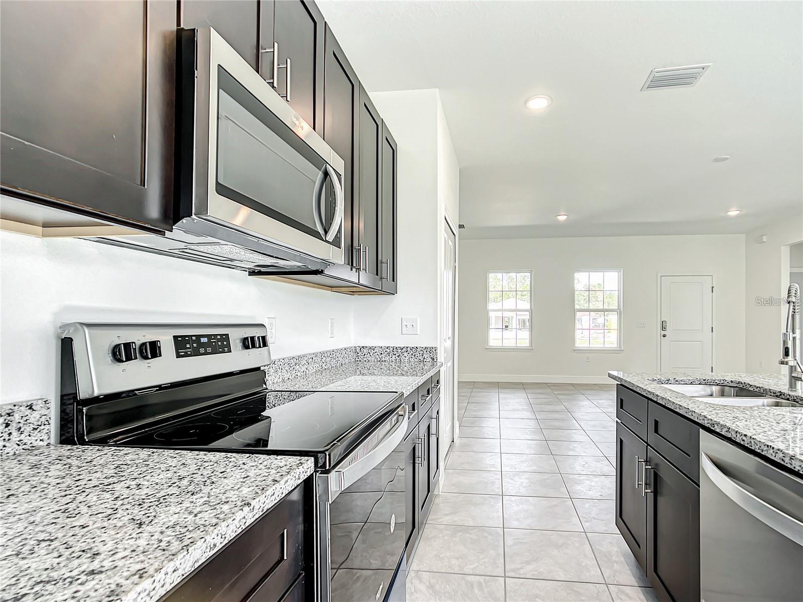 406 Marion Oaks Trl Property Photo 18