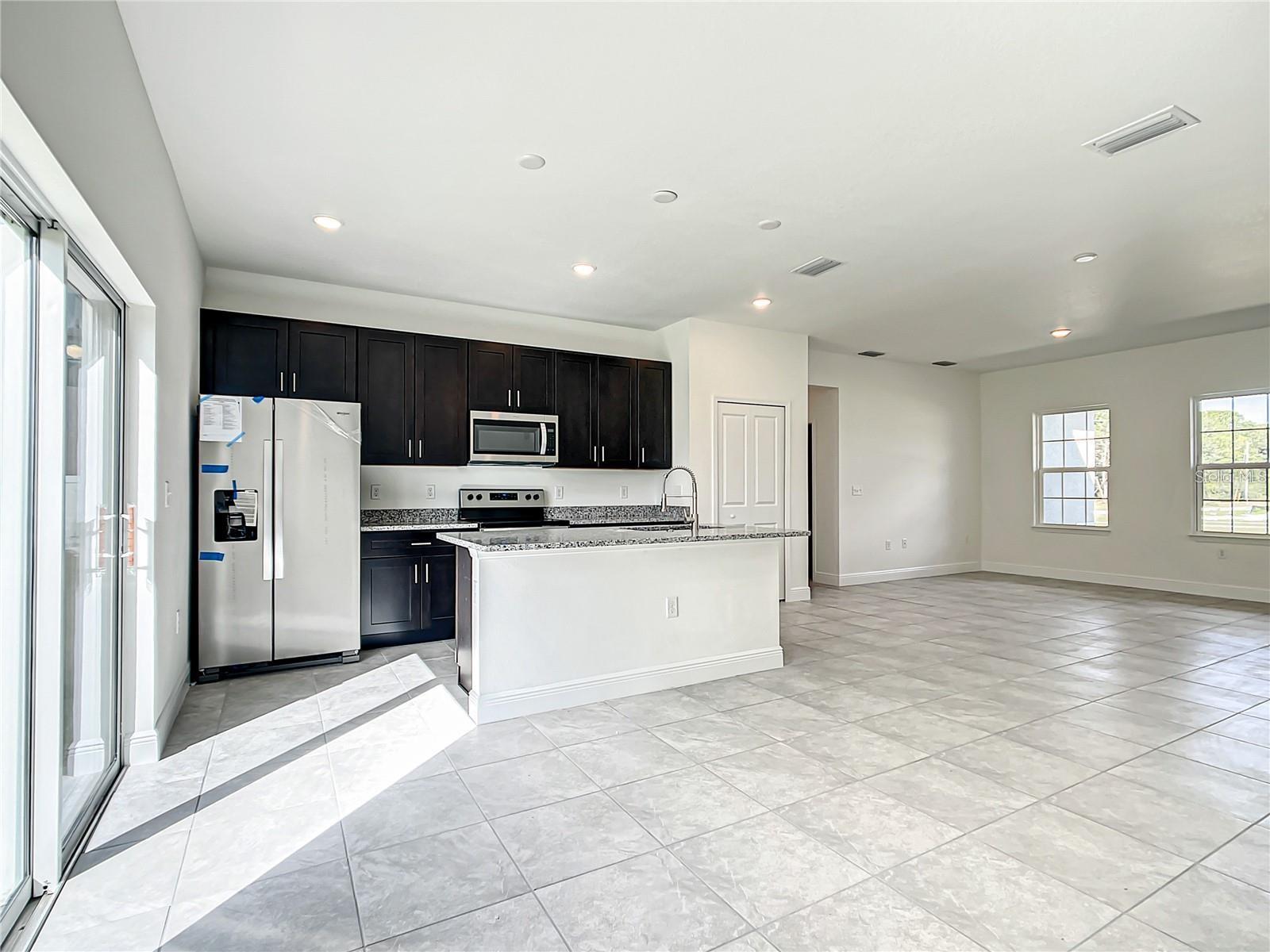 406 Marion Oaks Trl Property Photo 19