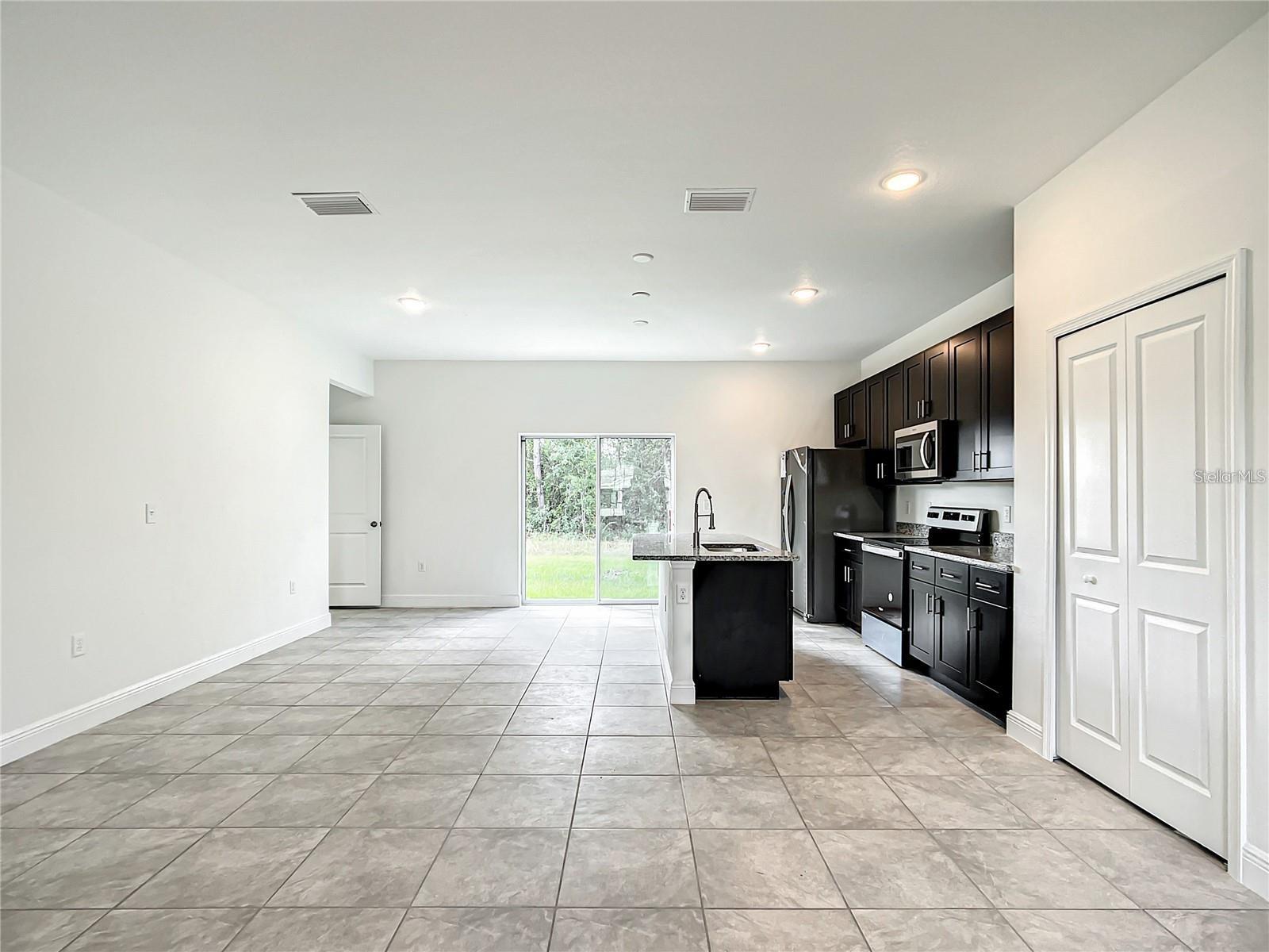 406 Marion Oaks Trl Property Photo 20