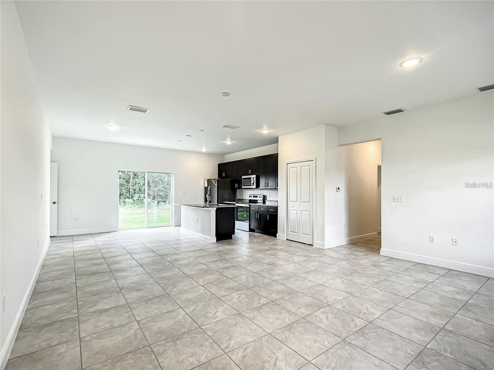 406 Marion Oaks Trl Property Photo 22