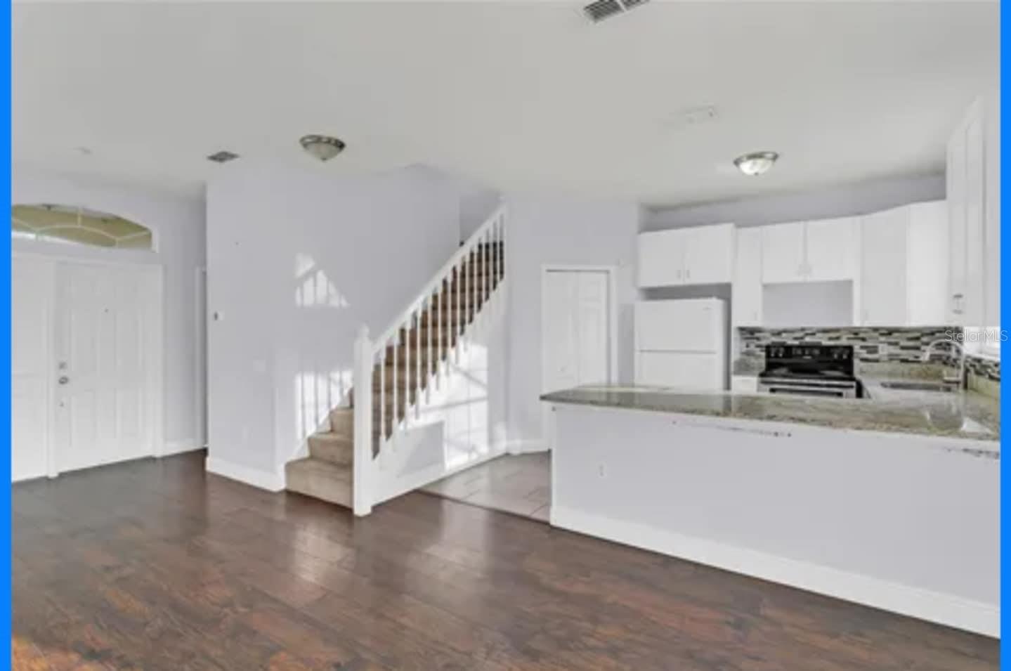112 Ocean Bluff Dr Property Photo 3