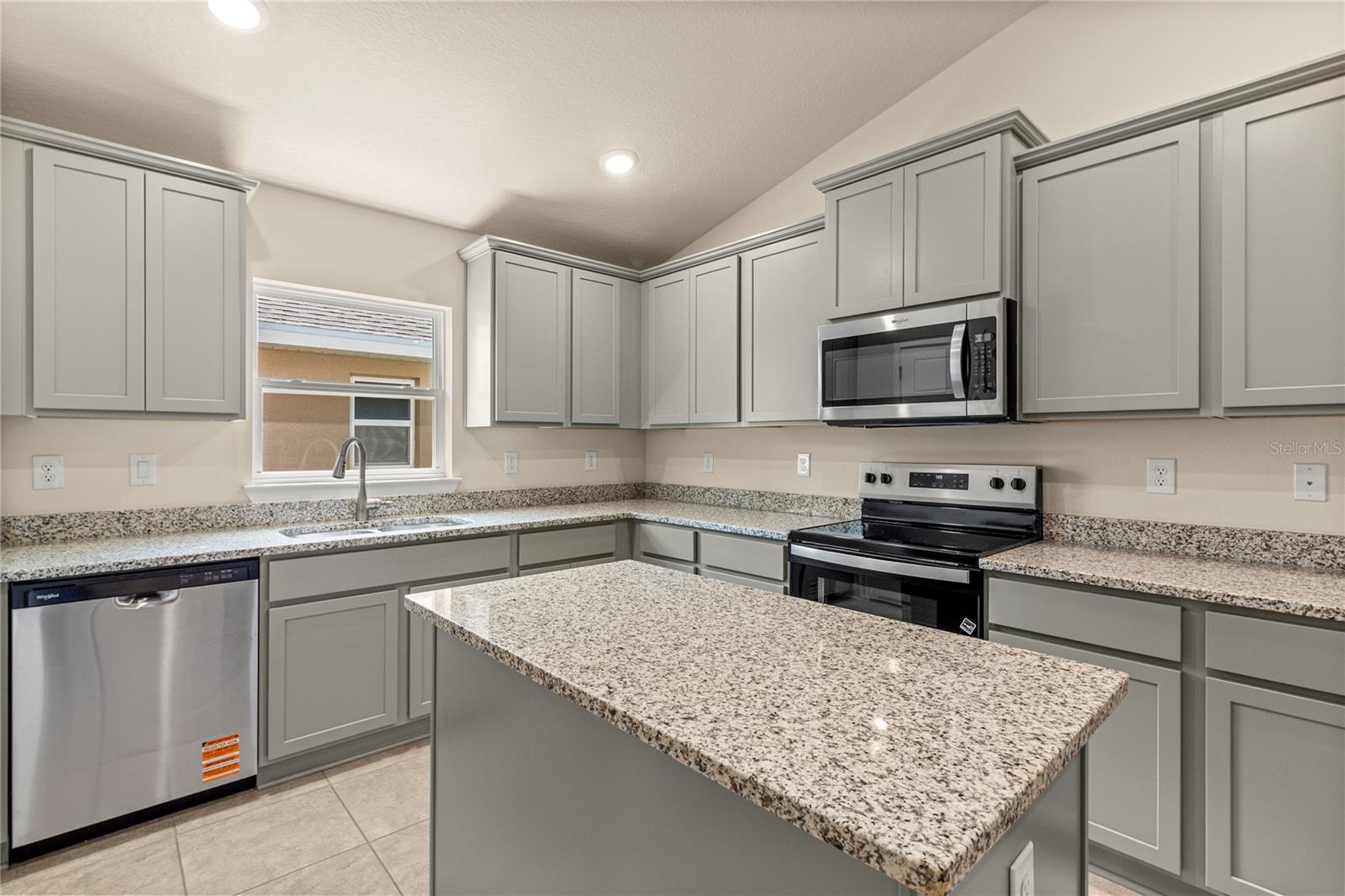 7576 Bent Tree Loop Property Photo 3