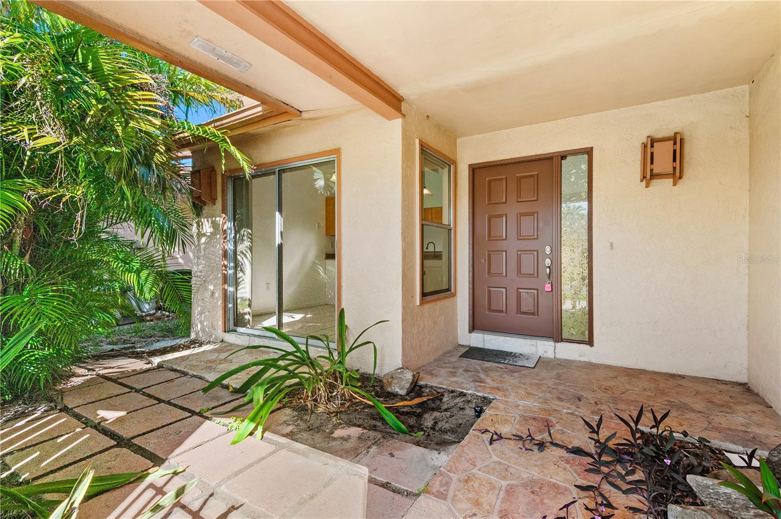 6479 Royal Woods Dr Property Photo 2