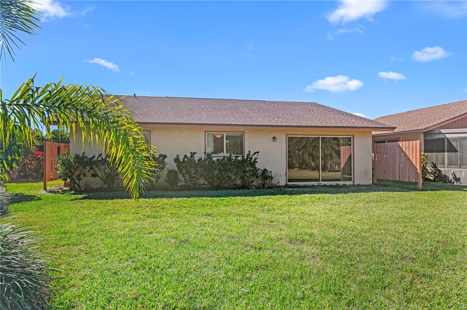 6479 Royal Woods Dr Property Photo 4