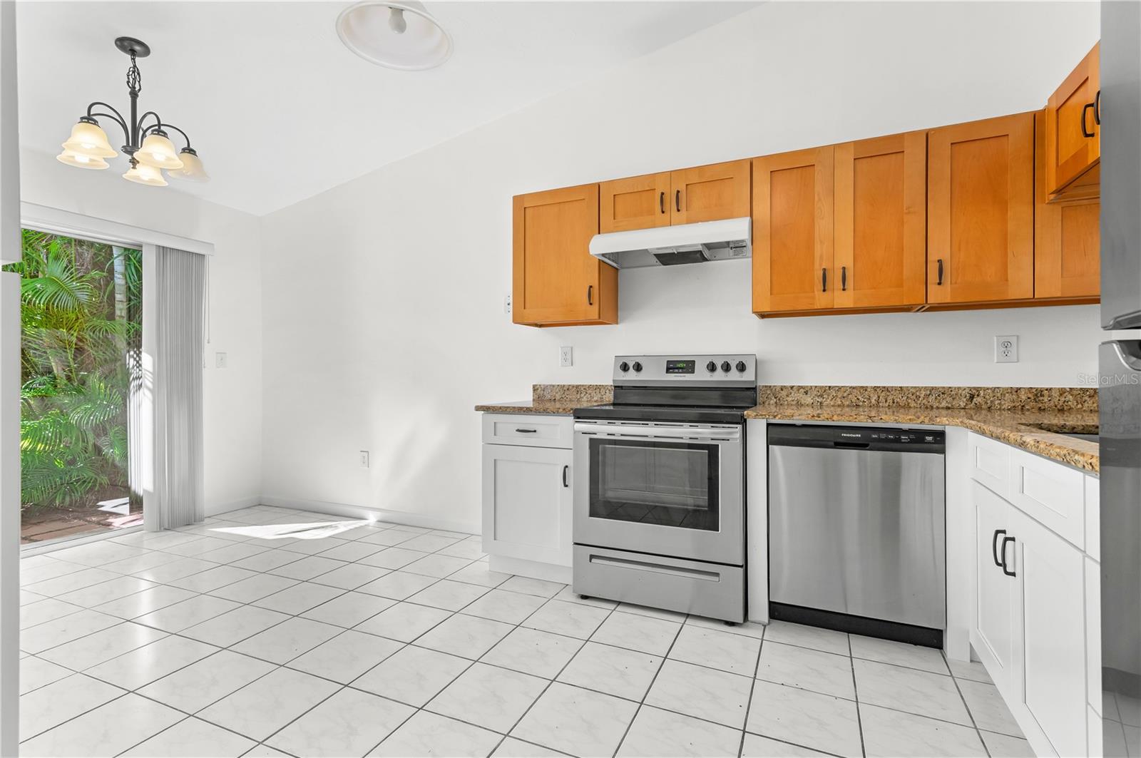 6479 Royal Woods Dr Property Photo 7