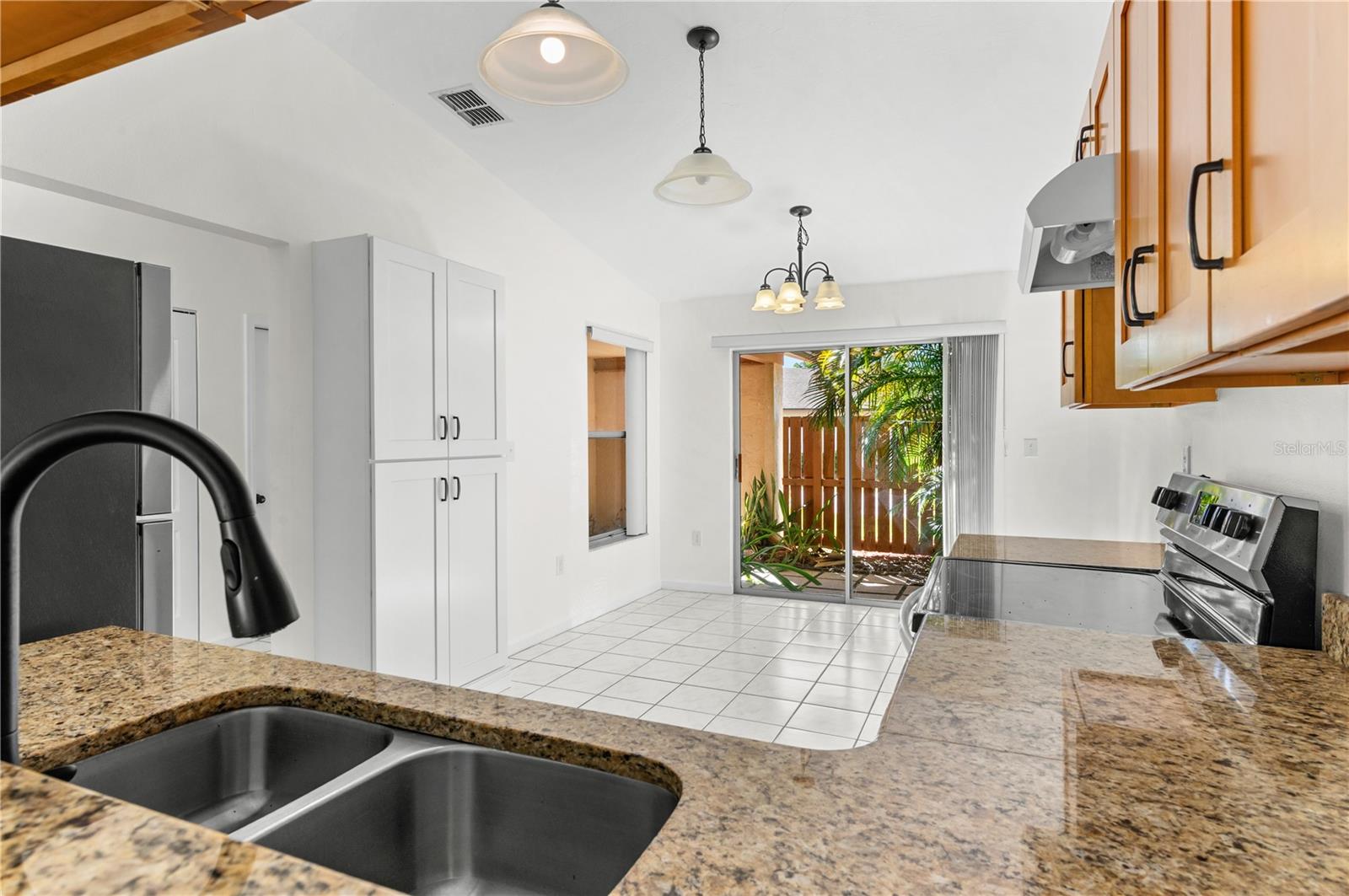 6479 Royal Woods Dr Property Photo 9