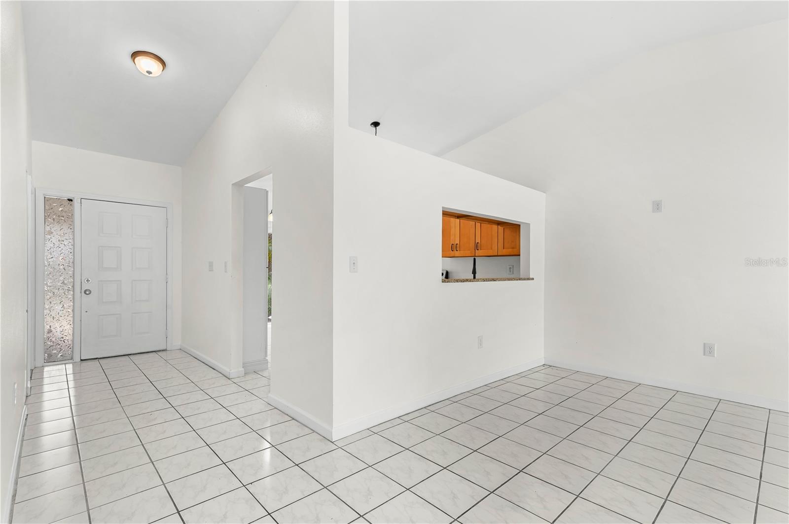 6479 Royal Woods Dr Property Photo 10