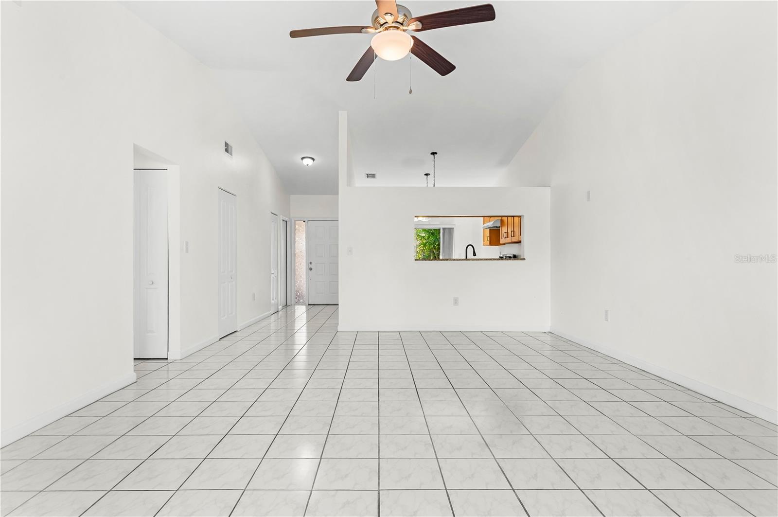 6479 Royal Woods Dr Property Photo 13