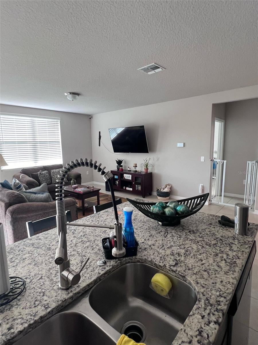 364 Guadlupe St Property Photo 4