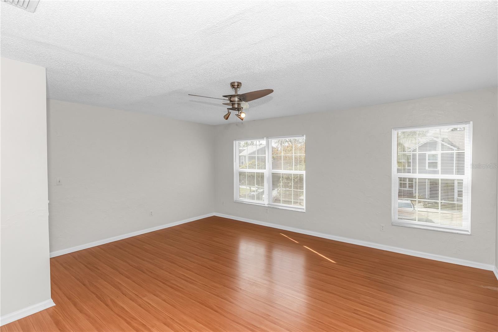 4431 Brook Hollow Cir Property Photo 8