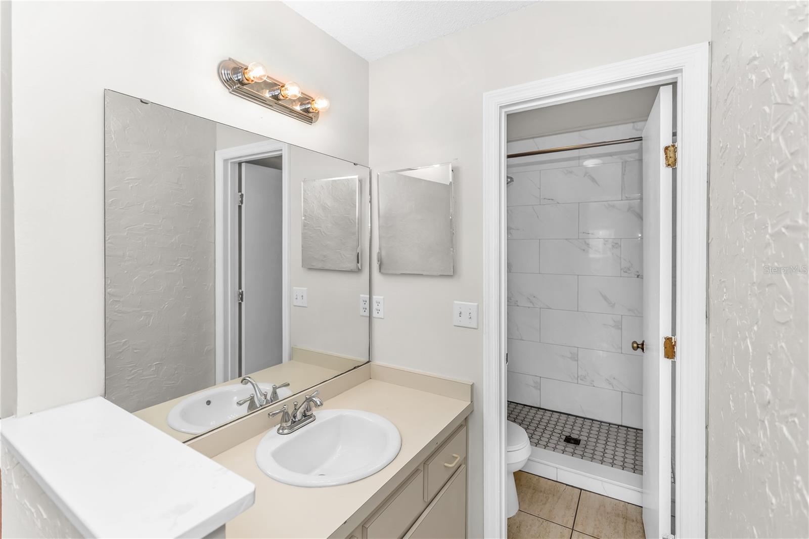 4431 Brook Hollow Cir Property Photo 10