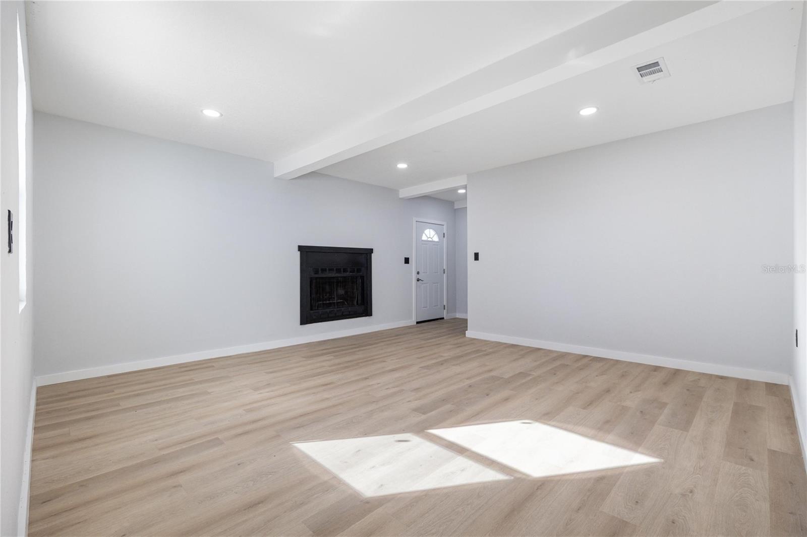 1401 Moselle Ave Property Photo 10