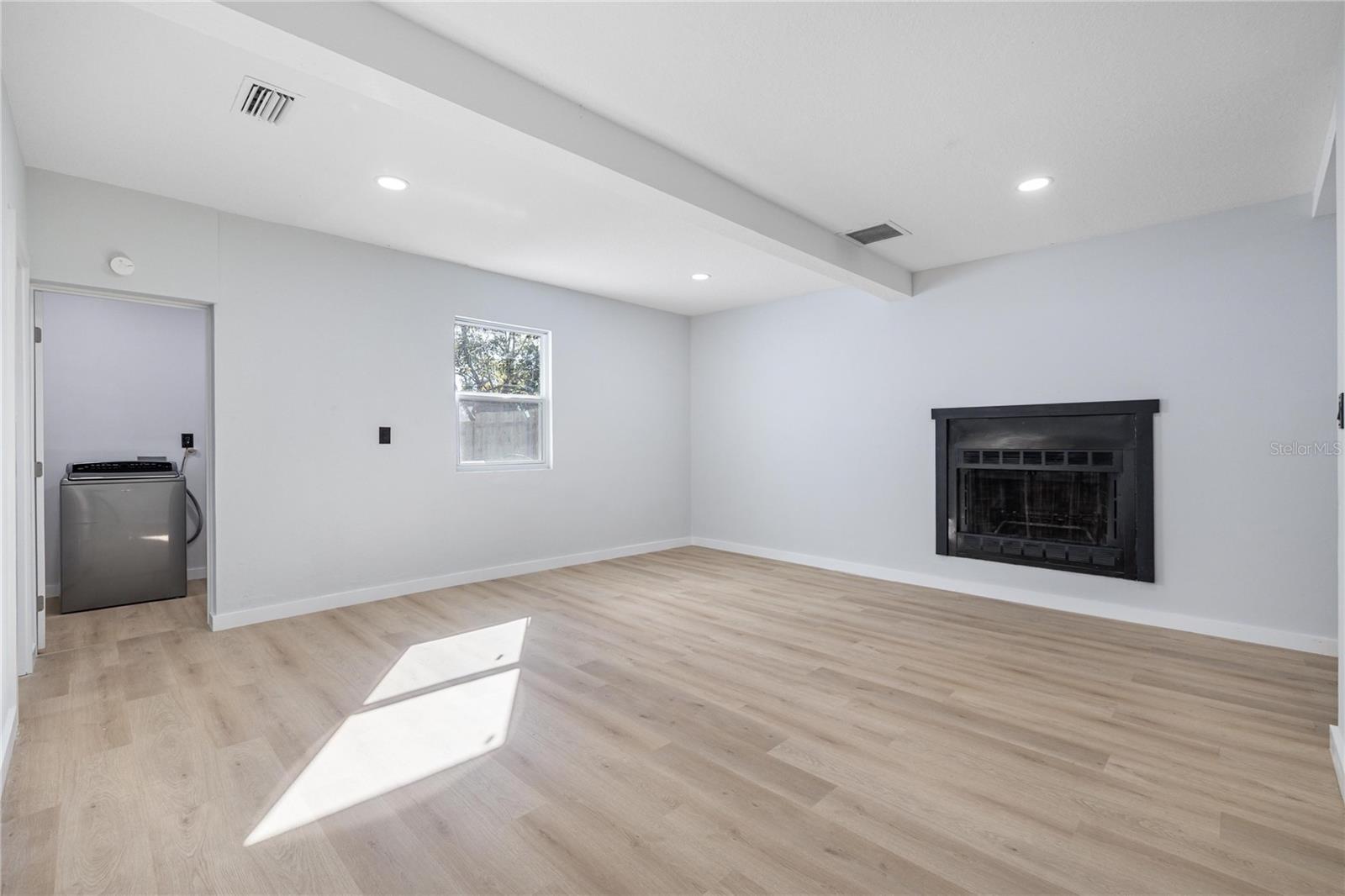 1401 Moselle Ave Property Photo 12