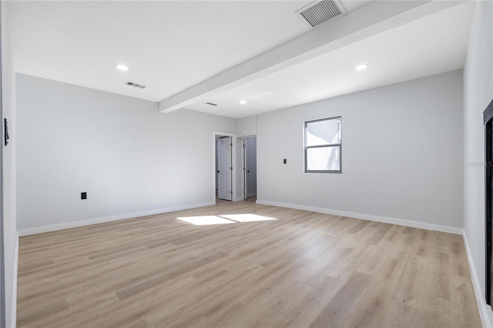 1401 Moselle Ave Property Photo 18